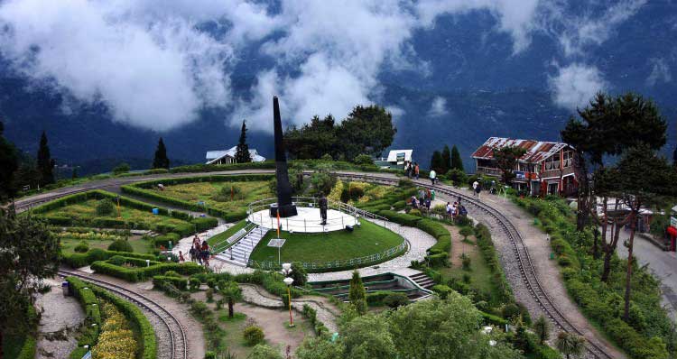 beautiful scenery of darjeeling
